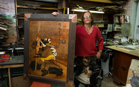 Тимати и Борис Гребенщиков покупают картины кировчанина, сделанные из дерева