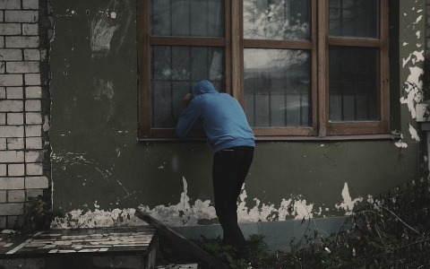 В Кирове автомойщик с мачете ограбил магазин