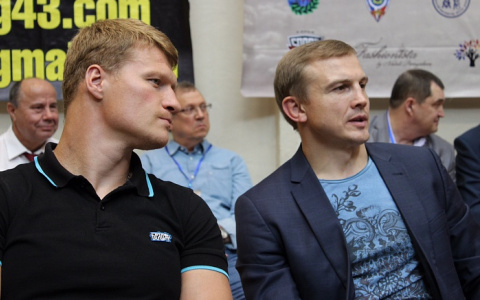 Врио губернатора обсудил с Поветкиным открытие школы единоборств в Кирове