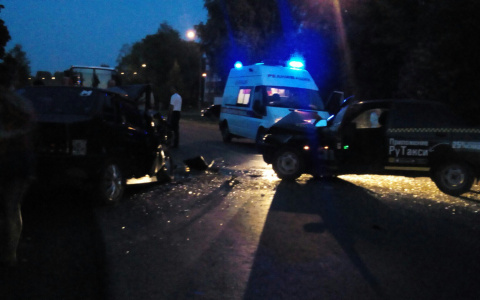 В Кировской области пьяный таксист спровоцировал лобовое столкновение