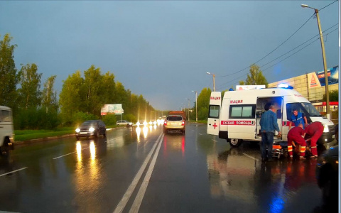 Очевидец: "В Кирове на пешеходном переходе сбили женщину"