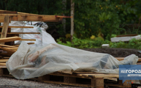 Известно, кто погиб в результате обвала крыши кировского склада