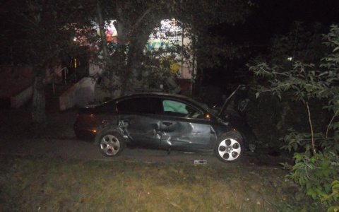 За ночь в Кирове произошли две серьезные аварии: есть пострадавшие