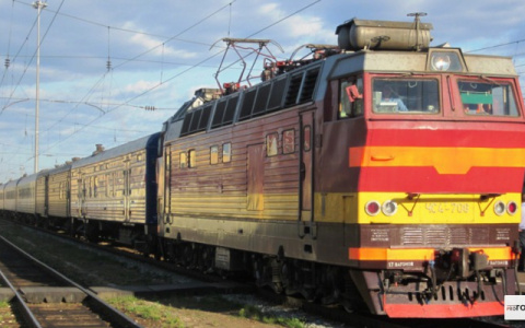 Кировская школьница-безбилетница пыталась сбежать на поезде в Петербург