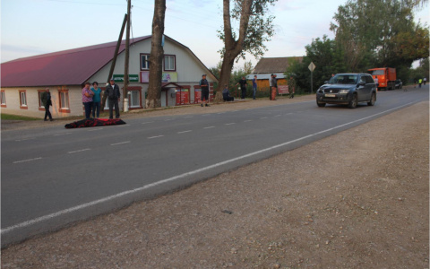 Что обсуждают: смертельное ДТП и сгоревшая машина за миллион рублей