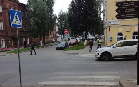 В центре Кирова иномарка сбила студентку: водитель скрылся