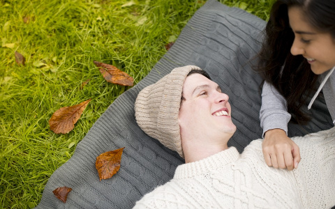 Гороскоп на неделю: у Раков - знакомства, а у Дев - романтическое свидание