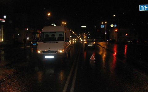 В Кирове женщина осталась жива после того, как ее сбили 2 машины