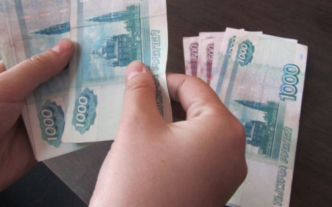 В Кирове полицейскому присудили лишь штраф за хранение наркотиков