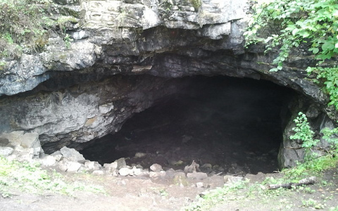 В Кировской области мужчина, скрываясь от суда, два месяца жил в пещере