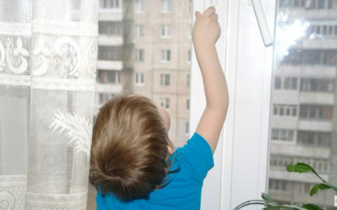 В Чистых прудах с 13 этажа выпал 4-летний ребенок и остался жив