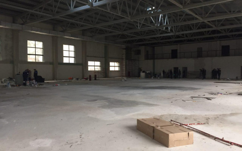 Фоторепортаж: что сейчас происходит в спорткомплексе на Воровского