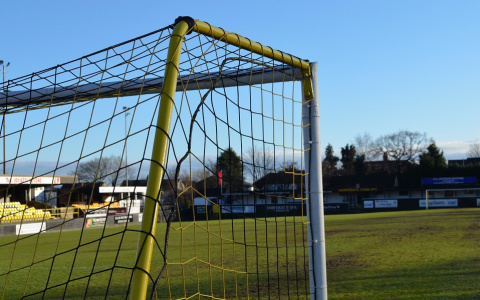 В Кировской области на ребенка упали футбольные ворота