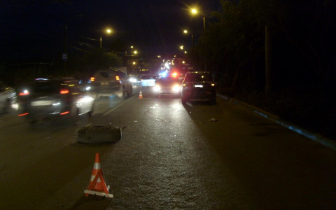 В Кирове отпавшее колесо КамАЗа отлетело на Mitsubishi Outlander