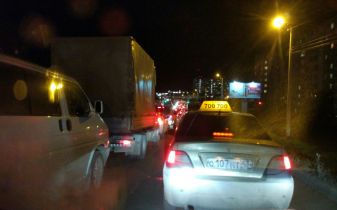 Пробки в Кирове: на каких улицах сейчас образовались заторы?