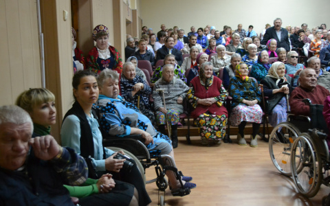 «Доброе сердце»: газета «Мой Pro Город» поздравила пожилых кировчан