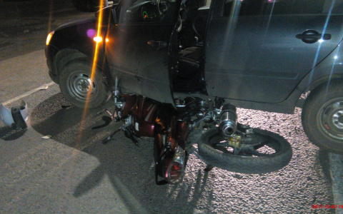 В Котельниче подросток на мотоцикле попал в ДТП с Lada Granta