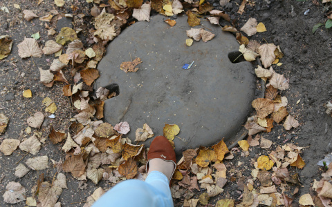 Колодец на улице Солнечной, в который упал ребенок, закрыли