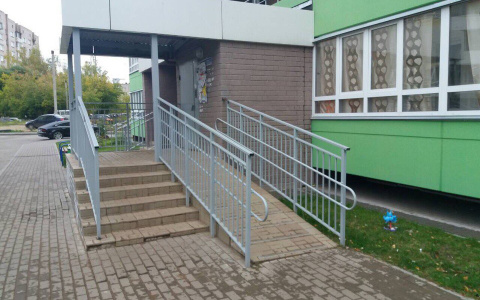 В Кирове мужчина выпал из окна: появилась информация от следователей