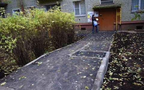 Кировские подрядчики заплатят штраф за несвоевременный ремонт дворов