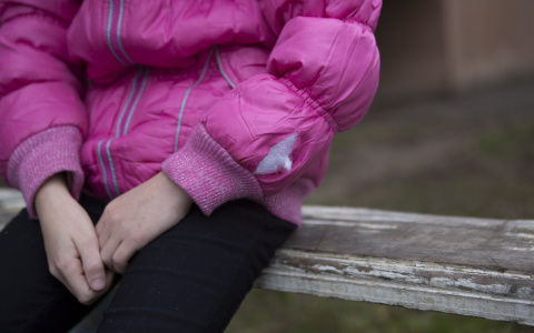 В Кировской области 9-летняя девочка ночевала в лесу из-за побоев матери