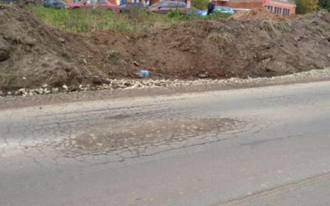 В Кирове заново отремонтируют некачественный асфальт на Комсомольской