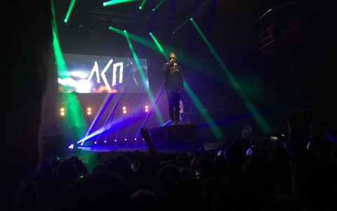 Про колесо обозрения, сленг и "Монетку": как прошел концерт ЛСП в Кирове