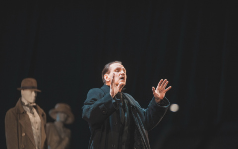 Любимый спектакль  "Каренин" в Театре на Спасской обновили