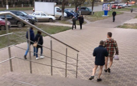 По улицам Кирова ходили мужчины без штанов