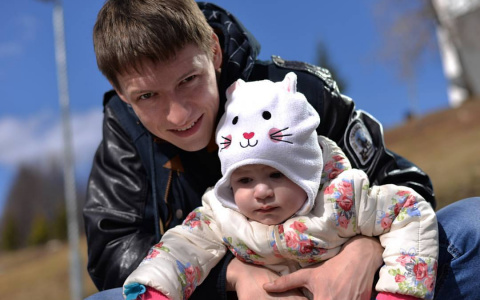 В Кирове молодой отец ведет Instagram-блог о воспитании дочки