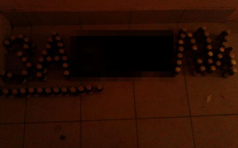 В Кирове жильцы дома выложили из шкаликов послание пьяницам