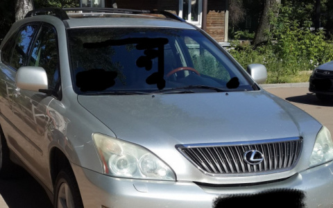 Кировский миллионер погасил долг, когда у него арестовали Mercedes и Lexus