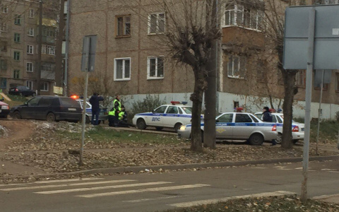 Для задержания пьяного водителя в Кирове понадобилось 5 экипажей полиции