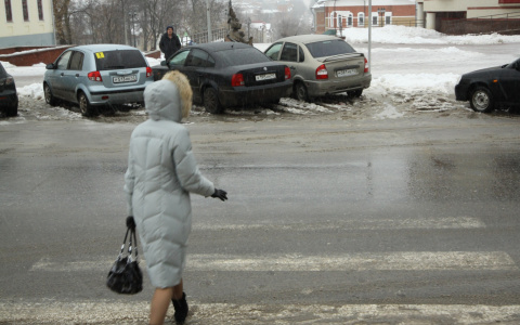Для водителей, не пропускающих пешеходов и велосипедистов, увеличили штраф