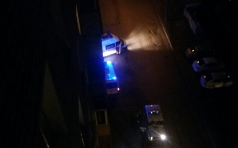 На Филейке с балкона 7 этажа выпал мужчина