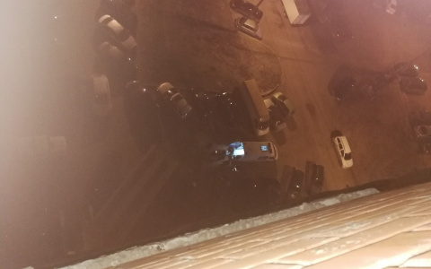 Очевидцы: "В подъезде на Ленина нашли мужчину в луже крови"