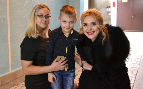 Певица Пелагея в Кирове исполнила мечту 5-летнего мальчика с ДЦП