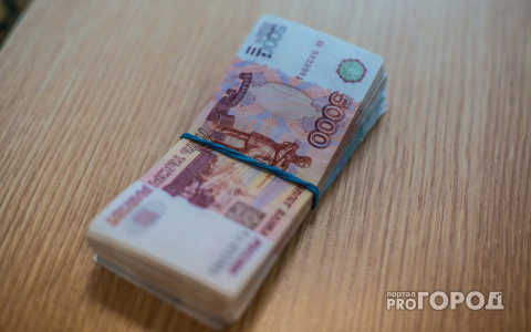 В Кирово-Чепецке мужчина нашел пачку денег на дороге