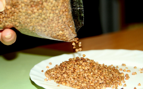 Школьников из Кировской области кормили опасной крупой