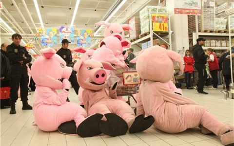 Роспотребнадзор будет искать просрочку вместе с активистами