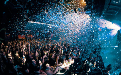 Сколько стоит новогодний корпоратив на кировском заводе: от закусок до DJ