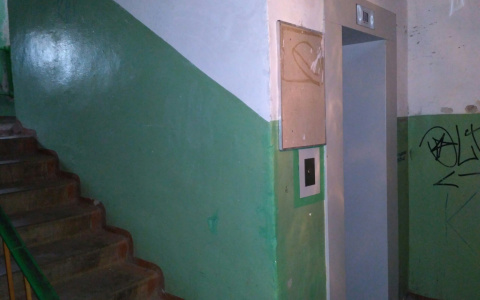 В высотках Кирова не работают лифты, замененные по программе капремонта