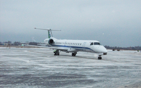 Власти хотят вернуть авиасообщение с Вятскими Полянами