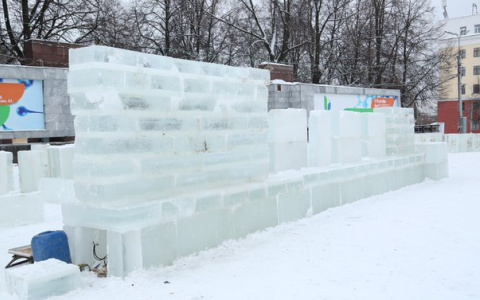 Лед для городка на Театральной площади могут привезти из другого региона