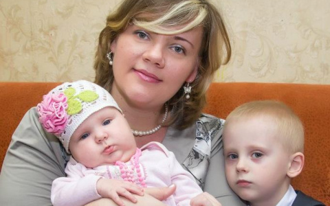 «Моя мамочка самая лучшая на свете»: кировчанки поздравляют своих мам