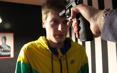 В кафе на Воровского неизвестный угрожал толпе пистолетом