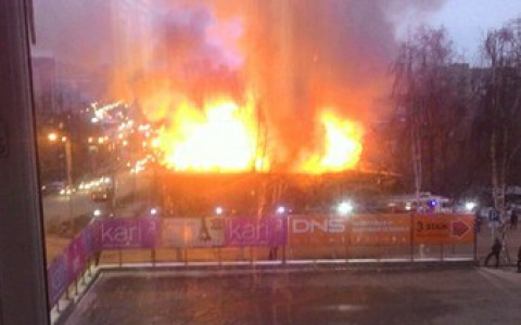 В центре Кирова горит жилой дом: есть информация о пострадавших