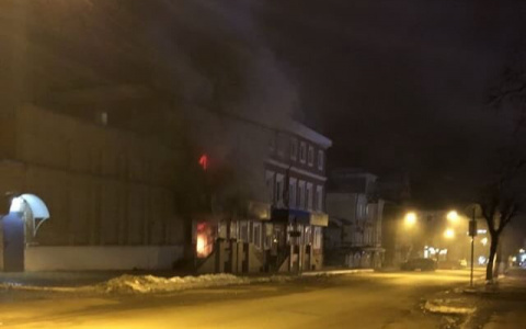 Вечером на улице Московской горел цветочный магазин
