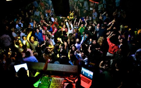 Кировчанин продавал чужие вещи, а потом тратил деньги в клубах