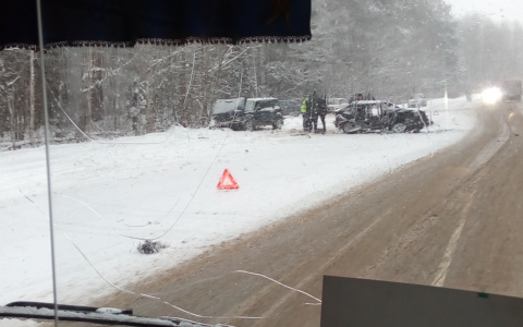 Пять человек госпитализировали после утреннего ДТП в Чепецком районе